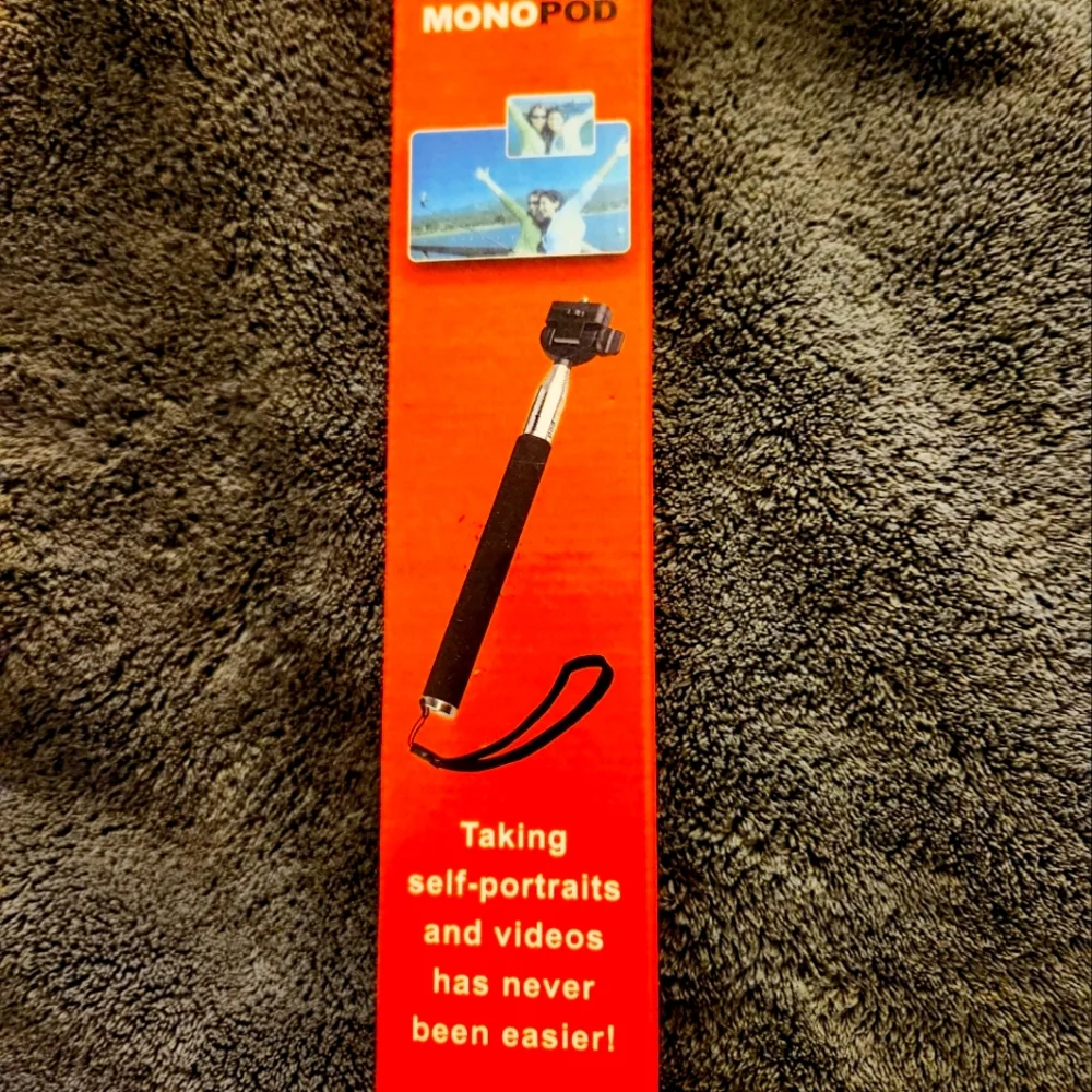 Monopod camera attachment